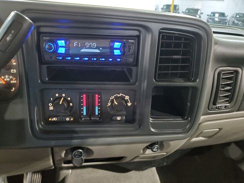 Used 2005 Chevrolet Avalanche LS w/ Onstar Plus Package image 26