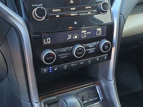 Used 2019 Subaru Ascent Touring w/ Popular Package #2 AWD/4WD image 27