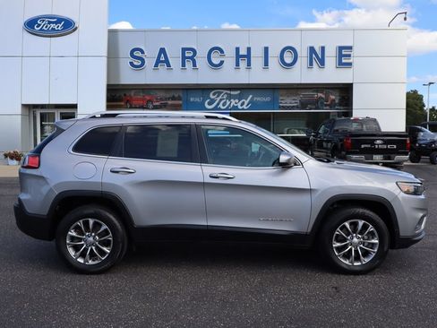 Used 2020 Jeep Cherokee Latitude Plus AWD/4WD image 2