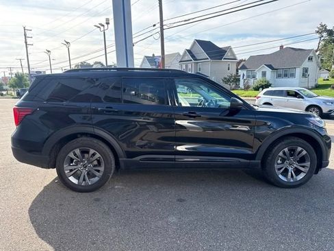 Used 2026 Ford Explorer Active w/ Active Comfort Package AWD/4WD image 5