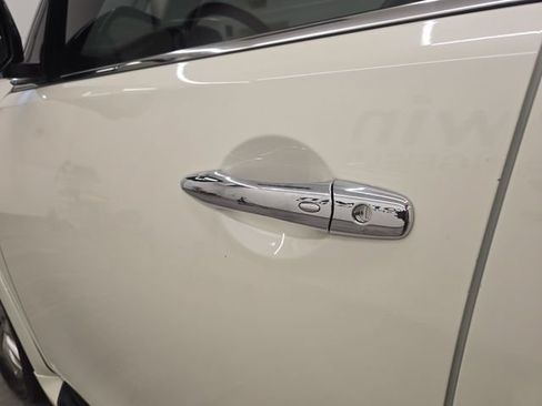 Used 2017 INFINITI QX80 4WD w/ Deluxe Technology Package image 25