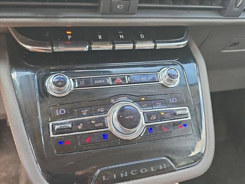 Used 2020 Lincoln Corsair Reserve w/ Elements Package FWD image 14