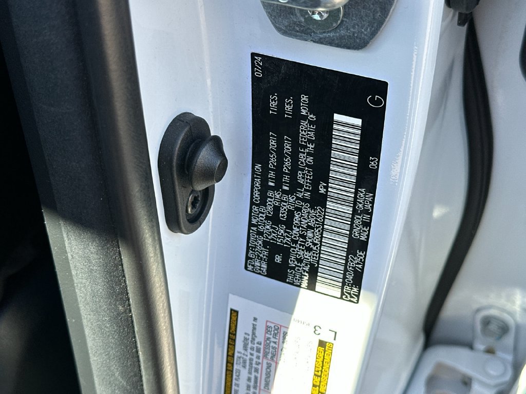 Used 2024 Toyota 4Runner SR5 RWD image 27