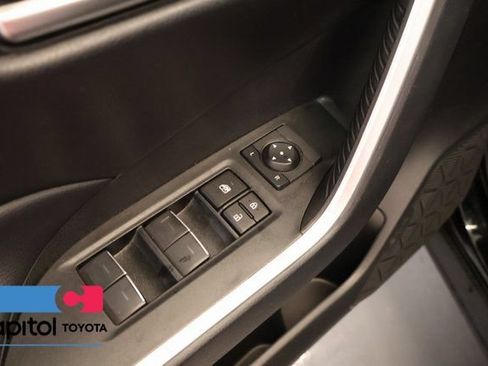 Used 2025 Toyota RAV4 XLE AWD/4WD image 10