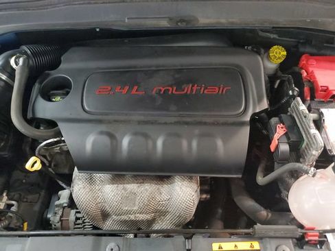 Used 2019 Jeep Renegade Latitude w/ Popular Equipment Group AWD/4WD image 24