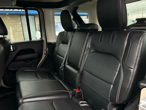 Used 2022 Jeep Wrangler Unlimited Sahara w/ Cold Weather Group image 23