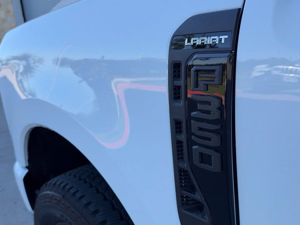 New 2026 Ford F350 Lariat w/ Black Appearance Package AWD/4WD image 9