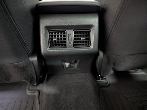 Used 2025 Toyota Camry LE image 10