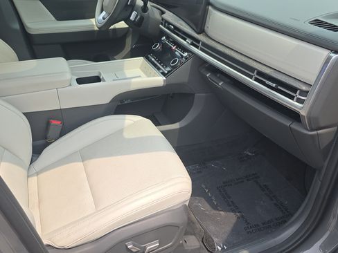 Used 2025 Hyundai Santa Fe Calligraphy AWD/4WD image 13