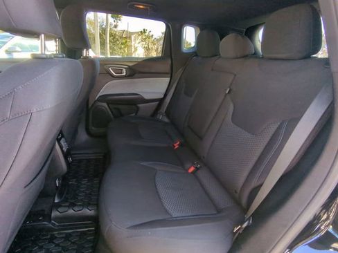 Certified 2024 Jeep Compass Sport image 15