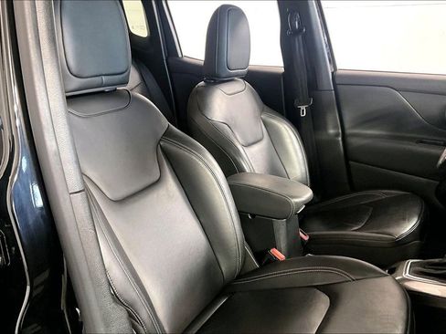 Used 2019 Jeep Renegade Limited w/ LED Lighting Group AWD/4WD image 7