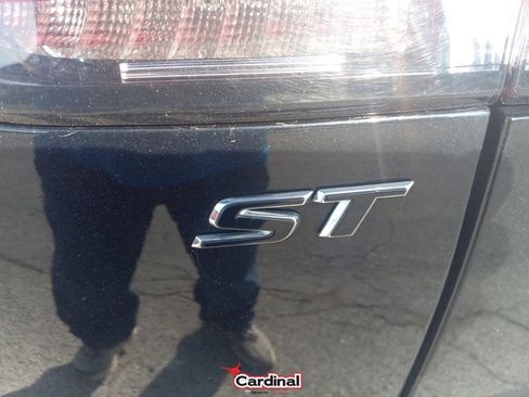 Used 2023 Buick Envision Essence w/ Sport Touring Package image 8