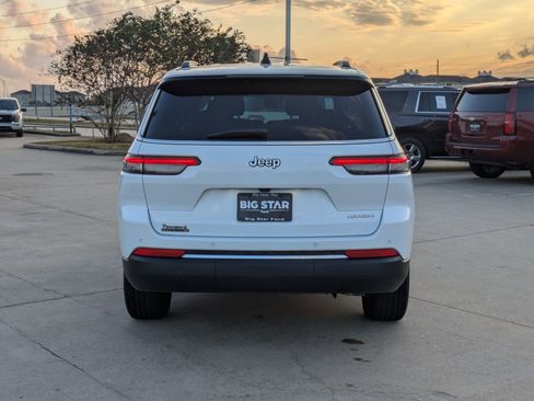 Used 2025 Jeep Grand Cherokee L Laredo image 5