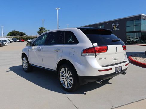 Used 2015 Lincoln MKX FWD w/ Equipment Group 102A image 3