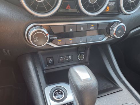 Used 2024 Nissan Sentra SV FWD image 18