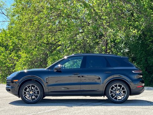 Certified 2024 Porsche Cayenne AWD/4WD image 5