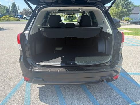Used 2023 Subaru Forester Premium AWD/4WD image 7