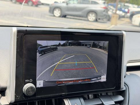 Used 2023 Toyota RAV4 XLE w/ Convenience Package AWD/4WD image 4
