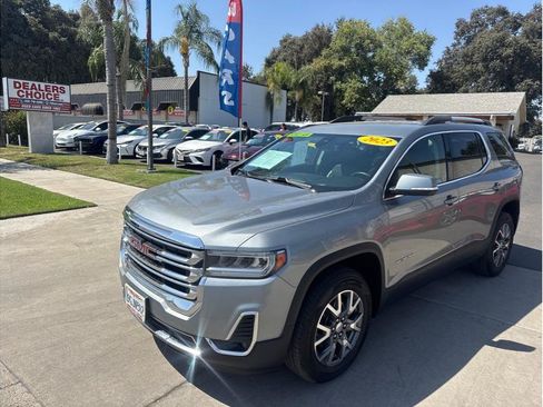 Used 2023 GMC Acadia SLT FWD image 1