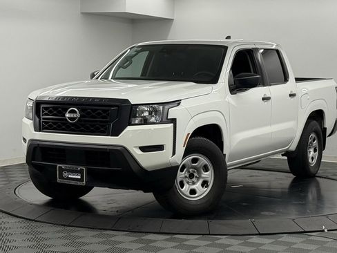 Used 2022 Nissan Frontier S w/ Technology Package image 2