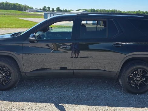 Used 2023 Chevrolet Traverse LT FWD image 7
