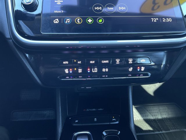 Used 2023 Chevrolet Bolt EUV LT w/ Convenience Package FWD image 18