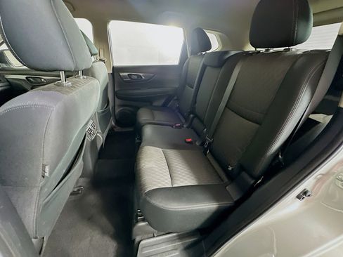 Used 2020 Nissan Rogue S FWD image 25