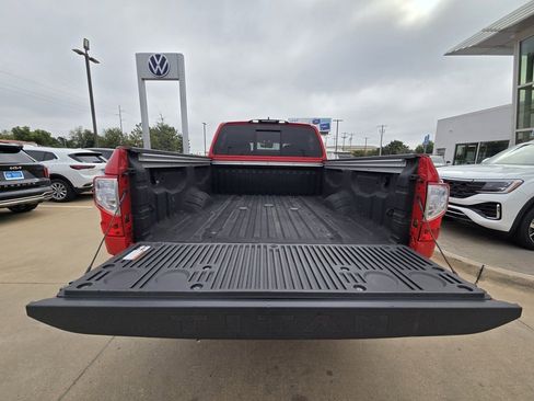 Used 2024 Nissan Titan SV w/ SV Convenience Package image 18