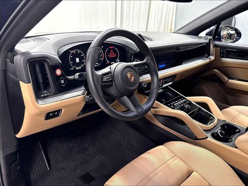 Used 2026 Porsche Cayenne Coupe AWD/4WD image 6
