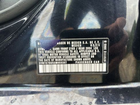 Used 2025 Volkswagen Jetta SE image 31