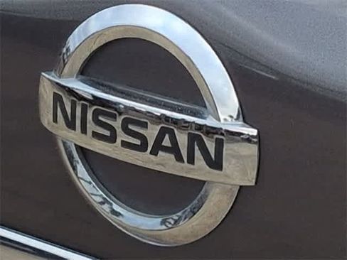 Used 2017 Nissan Pathfinder Platinum w/ Family Entertainment Package image 12