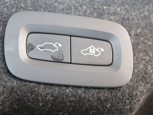 Used 2022 Volvo S90 B6 Inscription w/ Advanced Package AWD/4WD image 52
