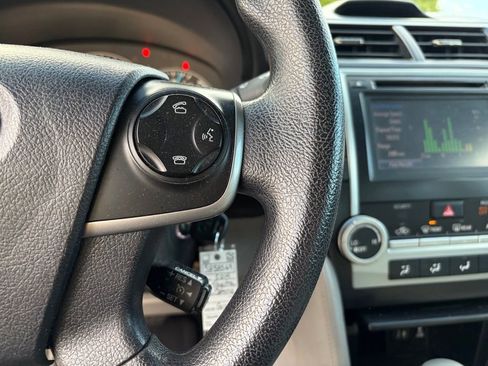 Used 2014 Toyota Camry FWD image 24