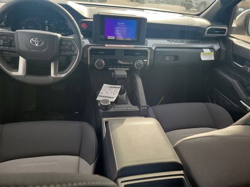 Used 2025 Toyota Tacoma TRD Off-Road image 10