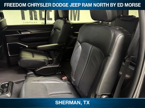 Used 2024 Jeep Wagoneer Series II AWD/4WD image 8