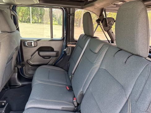 Used 2025 Jeep Wrangler Unlimited Sport AWD/4WD image 11