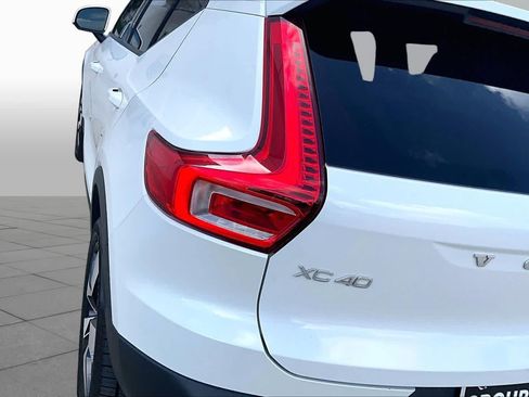 Used 2021 Volvo XC40 T5 Momentum w/ Protection Package Premier AWD/4WD image 25