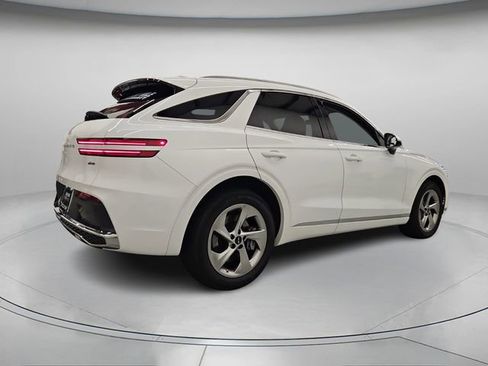 Used 2026 Genesis GV70 2.5T Select image 8