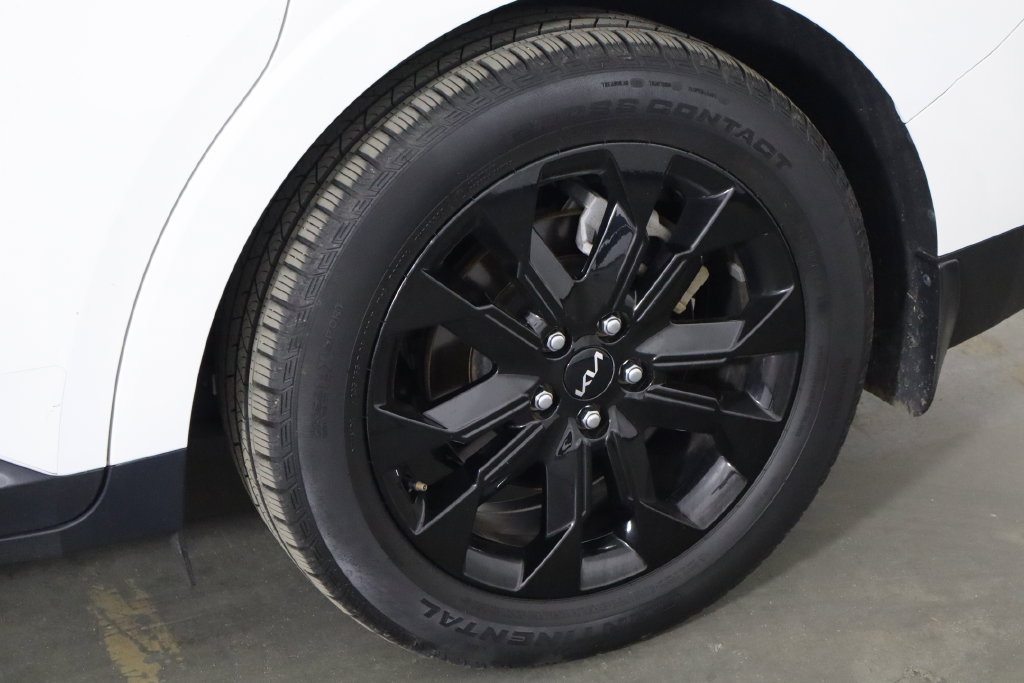 Used 2024 Kia Carnival SX FWD image 42