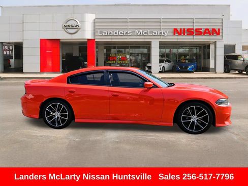Used 2018 Dodge Charger SXT Plus w/ Performance Handling Group RWD image 2