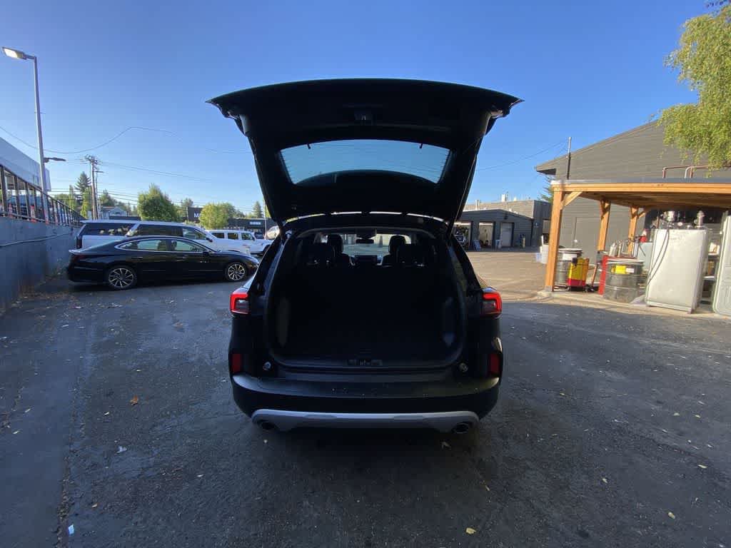 Used 2025 Ford Escape Platinum AWD/4WD image 29