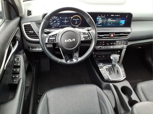 Used 2024 Kia Seltos EX image 13