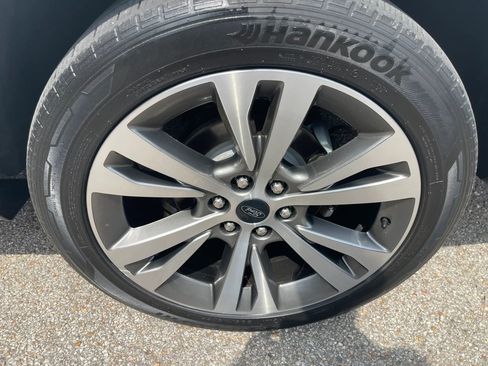 Used 2020 Ford Expedition Max Limited w/ Equipment Group 302A RWD image 9