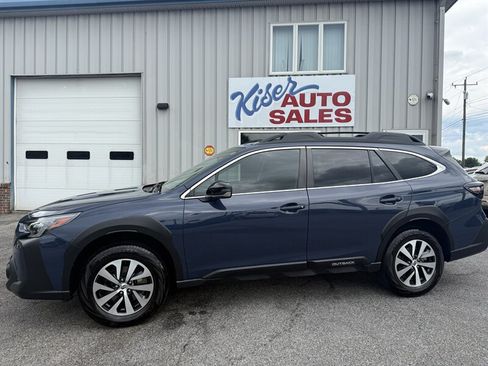 Used 2024 Subaru Outback Premium AWD/4WD image 11