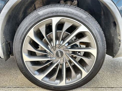 Used 2022 Lincoln Aviator Reserve w/ Equipment Group 201A image 10