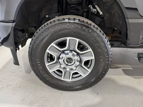 Used 2024 Ford F250 Lariat w/ Snow Plow Prep Package AWD/4WD image 9