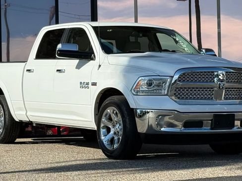 Used 2017 RAM 1500 Laramie AWD/4WD image 17