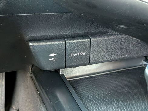 Used 2019 Toyota Camry SE image 31