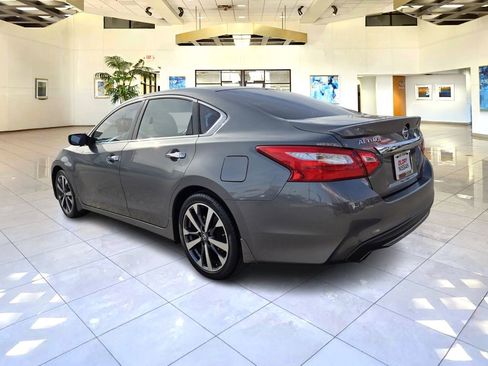 Used 2016 Nissan Altima 2.5 SR image 5