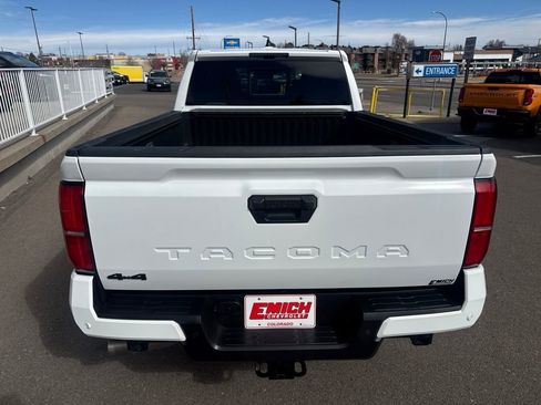 Used 2024 Toyota Tacoma TRD Sport w/ TRD Sport Upgrade Package image 4